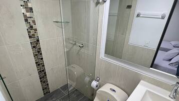 Bruser, Sæbe, Toiletpapir