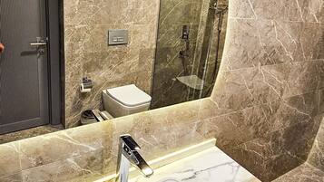 Doppelzimmer, Gartenblick | Badezimmer | Dusche, Haartrockner, Handtücher, Seife