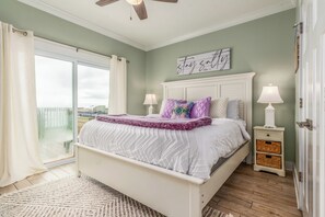 4 bedrooms, Internet, bed sheets