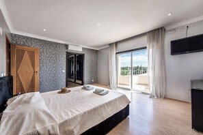 5 chambres, Wi-Fi, draps fournis