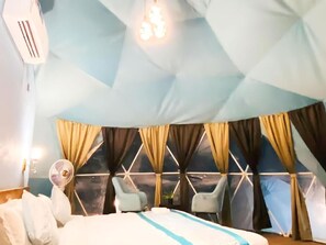 1 quarto, individualmente decorados, individualmente mobiliados