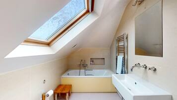 Shower, towels