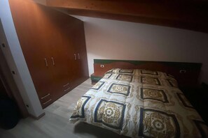 2 makuuhuonetta, vauvan matkasänky, ilmainen Wi-Fi