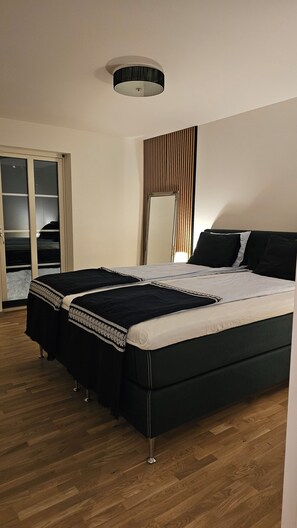 3 bedrooms, iron/ironing board, WiFi