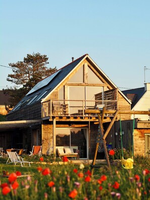 Exterior - Côte et Rêve Stylish beach house with ocean view (Plouhinec)