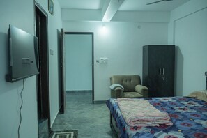 Deluxe Double Room | Desk, free WiFi