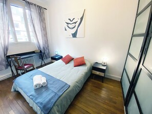 2 bedrooms, desk, iron/ironing board, travel crib