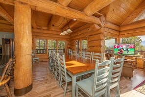 Interior - Round Log Cabin with Stunning Views (Gatlinburg)
