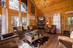 テレビ、暖炉、テレビゲーム