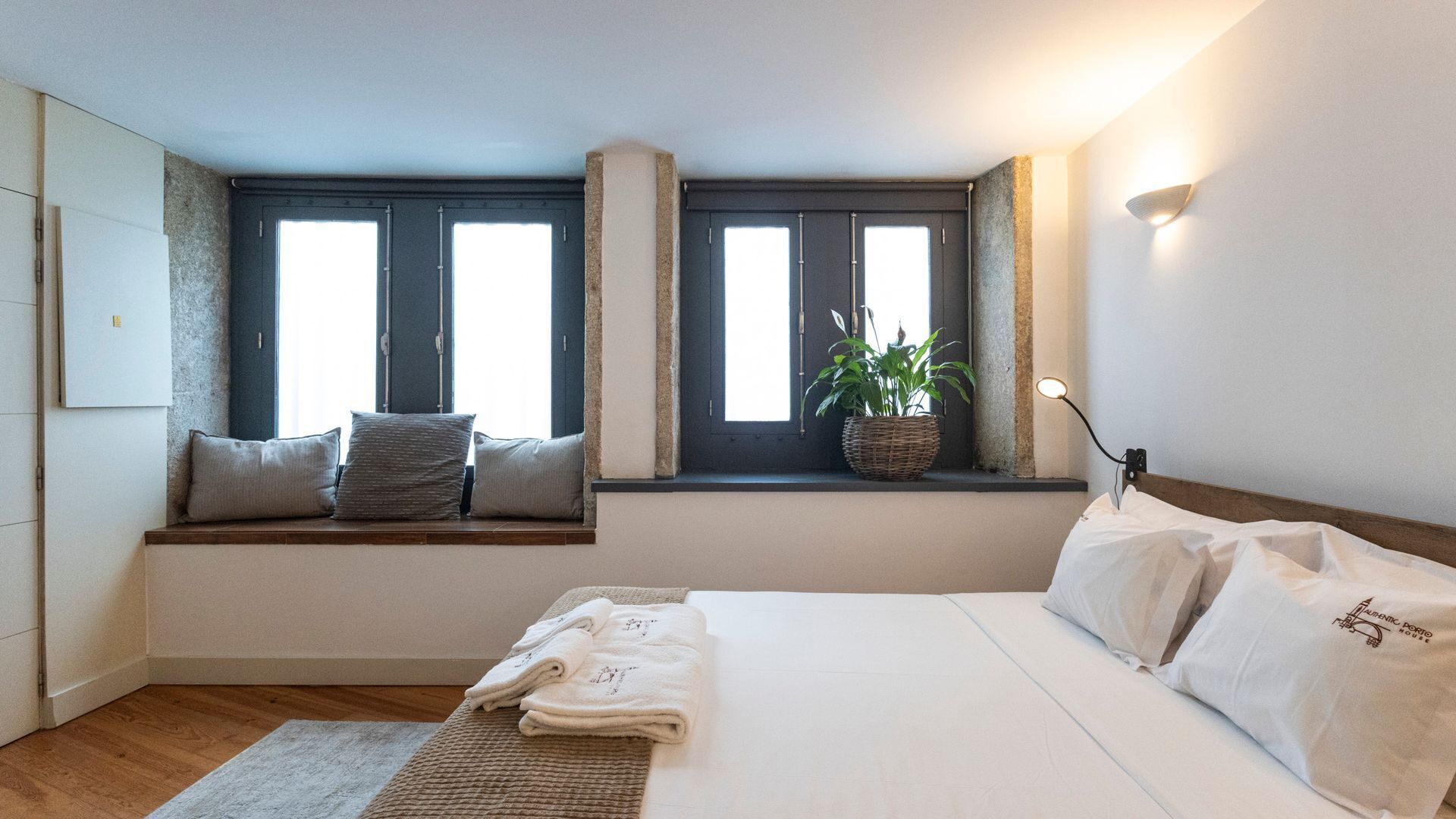 Bügeleisen/Bügelbrett, kostenloses WLAN, Bettwäsche