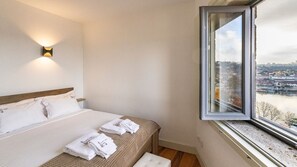 Bügeleisen/Bügelbrett, kostenloses WLAN, Bettwäsche