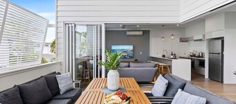 Stylish 3BR Townhouse CampHill - WiFi, Parking