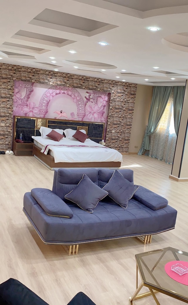 Soundproofing, free WiFi, bed sheets - Jubinge Hotel (New Cairo)