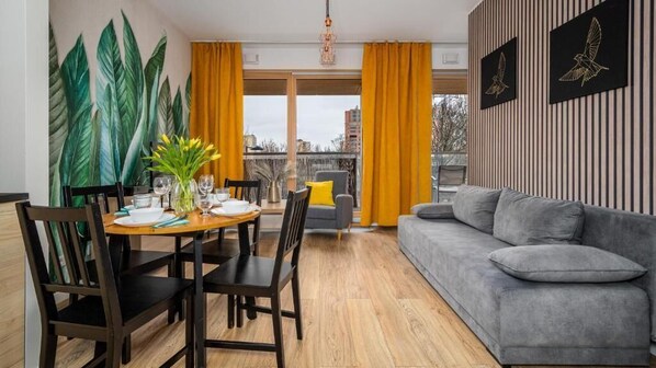 1 bedroom, blackout curtains, iron/ironing board, free WiFi - Deluxe Apartments (Warsaw)