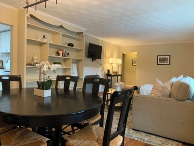 Lovely 3 bedroom - Close to Boston - 1 month stay required