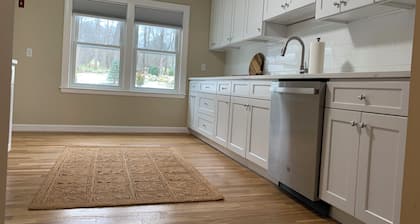 Lovely 3 bedroom - Close to Boston - 1 month stay required