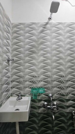 Shower, rainfall showerhead, eco-friendly toiletries, towels - Metro Residency.com (Chennai)