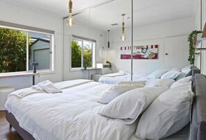 4 soverom, skrivebord, strykejern/-brett og wi-fi (inkludert)