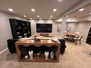 Unclassified image, 2 of 106, button