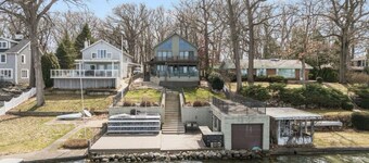 Eagle Lake Paradise! Close to ND!
Enjoy kayaking, hot tub and Sunset views!
