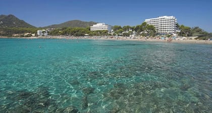 Charming 2-bedroom apartment a stone's throw from Canyamel beach, Majorca