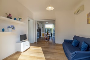 House, Sea View, Ground Floor | Vardagsrum