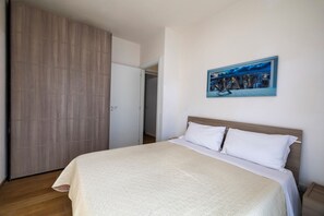 House, Sea View, Ground Floor