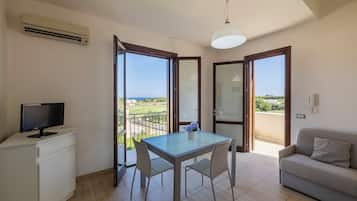 House, Sea View, First Floor | Coin séjour