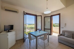 House, Sea View, First Floor | Living area