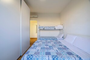 House, Sea View, Ground Floor | 2 bedrooms, iron/ironing board, free WiFi