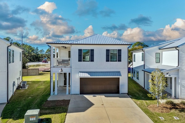 Welcome to Wolf Bay Hangout