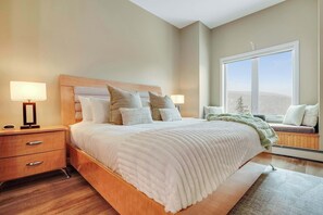 5 sovrum, skrivbord, strykjärn/strykbräda och resesäng