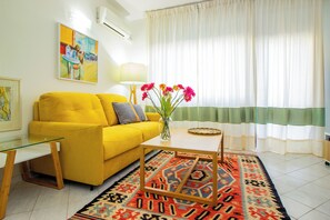 Smart TV, DVD player, books, music library