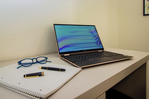 Aurora House - Comfortable family apartment near the theater and downtown