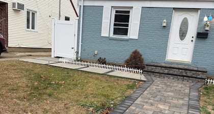 Marvelous basement apartment with WiFi in Elmont