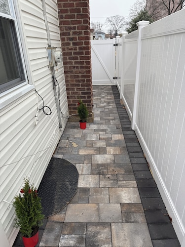 Marvelous basement apartment with WiFi in Elmont