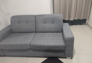 Living area - Loft close to green area. In a gated community with covered garage. (Petrópolis Manaus)