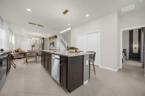Interior - 5 BD/ 5.5 BA/ Windsor Cay (16219 TW) (Clermont)