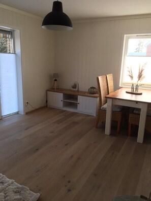 Dining - Cozy, modern vacation home for the whole family in the countryside (Värmlands län)