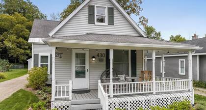 Clean and Convenient! In Town and Close to Lake and Shopping! Highly Rated!