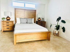 1 bedroom, desk, iron/ironing board, WiFi