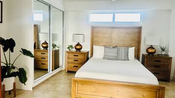 1 bedroom, desk, iron/ironing board, WiFi