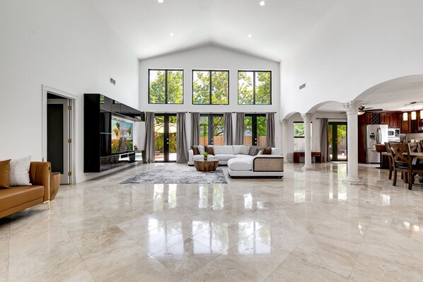 Smart TV, offices, computer monitors