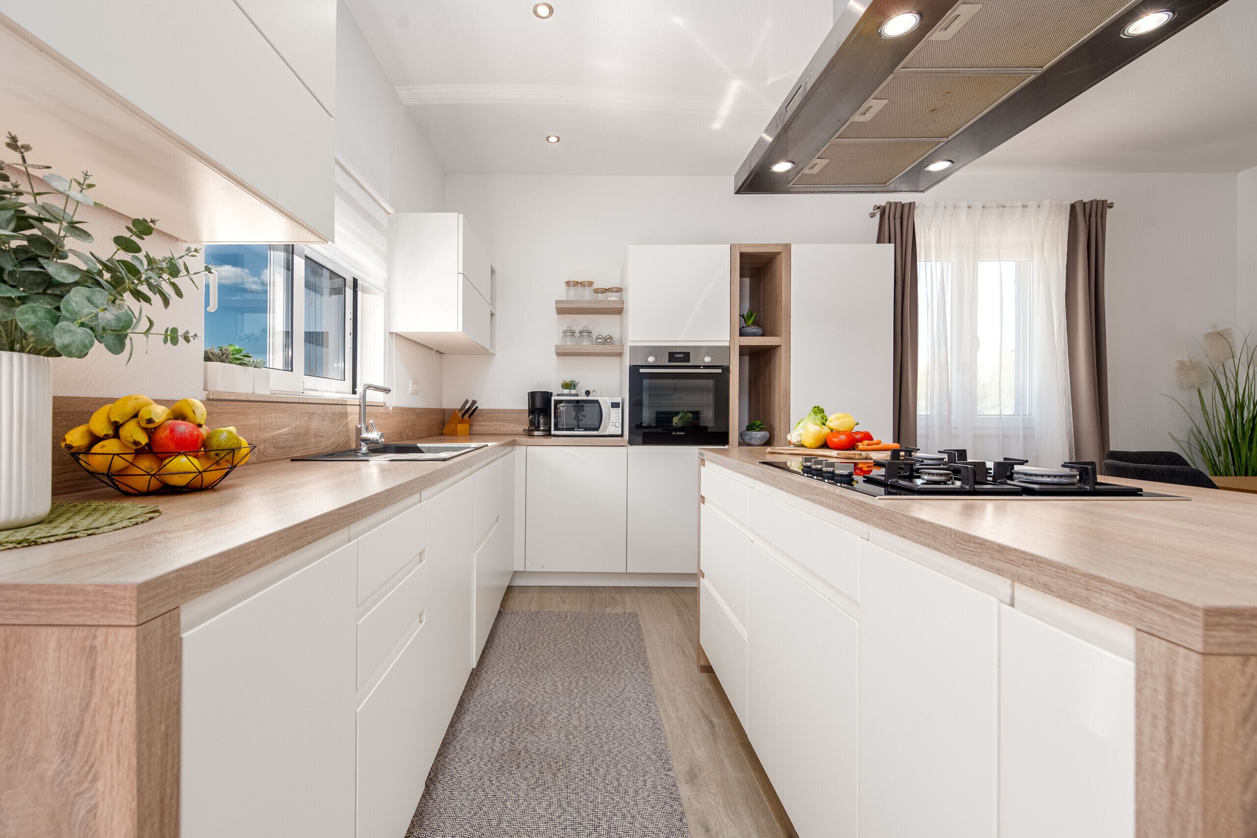 Kühlschrank, Mikrowelle, Ofen, Geschirrspüler