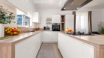 Fridge, microwave, oven, dishwasher