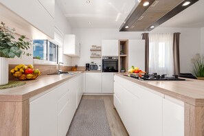 Fridge, microwave, oven, dishwasher