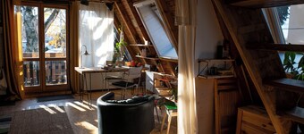 Charming 1-bedroom A-frame house in fantastic Warsaw with WiFi