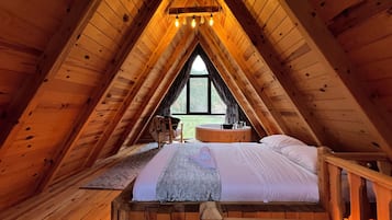 Deluxe Suite, Mountain View | 1 bedroom, premium bedding, soundproofing, free WiFi