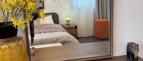 4 soverom, skrivebord, strykejern/-brett og wi-fi (inkludert)