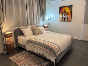 4 Schlafzimmer, Schreibtisch, Bügeleisen/Bügelbrett, kostenloses WLAN